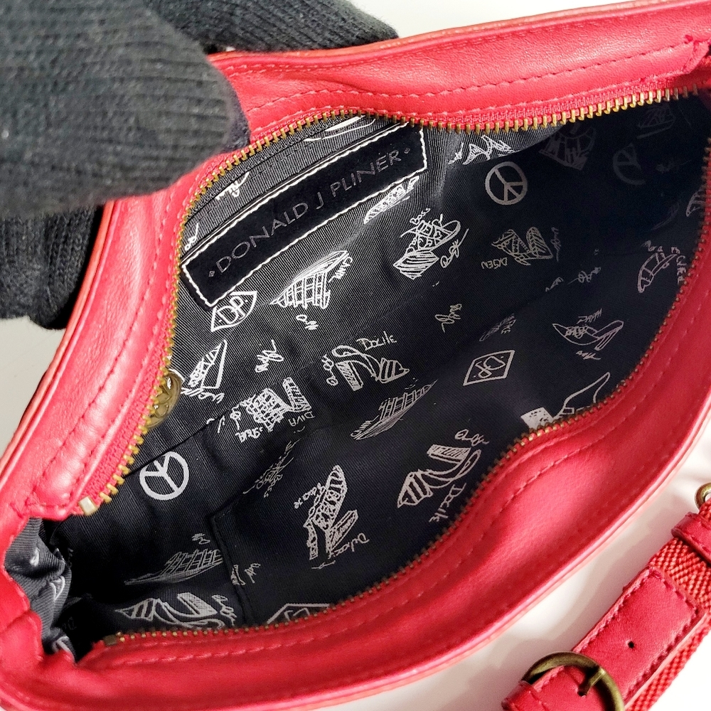 🔥NWT Donald J Pliner Patent Leather Wristlet Clutch - Picture 6 of 16